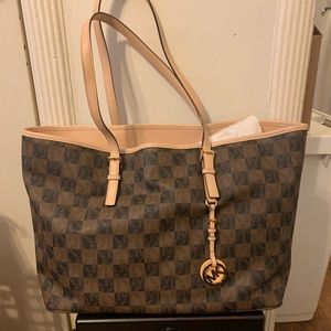 COPY - Michael Kors jet set tote